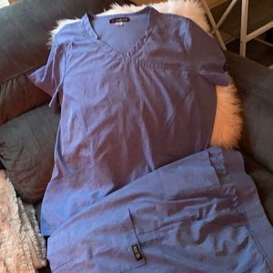 Nurse Scrub Set / Koi Basics / XL